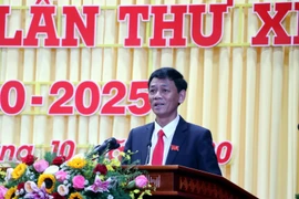 Ông Lâm Văn Mẫn, Ủy viên Dự khuyết Trung ương Đảng, Phó Bí thư Thường trực Tỉnh ủy Sóc Trăng, trình bày Báo cáo Chính trị tại Đại hội. (Ảnh: Trung Hiếu/TTXVN)