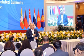 Thủ tướng Nguyễn Xuân Phúc phát biểu tại chuyến thị sát, kiểm tra công tác chuẩn bị cho Hội nghị cấp cao ASEAN 37. (Ảnh: Thống Nhất/TTXVN)