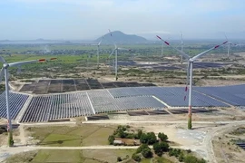 Một dự án điện gió. (Ảnh: Công Thử/TTXVN)