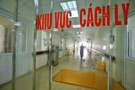 Khu vực cách ly bệnh nhân mắc COVID-19. (Ảnh: Minh Quyết/TTXVN)