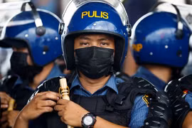 Cảnh sát Quốc gia Philippines (PNP) đã giải cứu 24 phụ nữ trong cuộc đột kích ở thành phố Paranaque. (Ảnh: EPA)