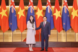 Chủ tịch Quốc hội Vương Đình Huệ đón Thủ tướng New Zealand Jacinda Ardern ngày 14/11/2022. (Ảnh: Doãn Tấn/TTXVN)