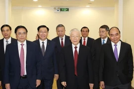 Tổng Bí thư Nguyễn Phú Trọng và các lãnh đạo Đảng, Nhà nước cùng các đại biểu dự bế mạc Hội nghị. (Ảnh: Trí Dũng/TTXVN)