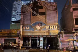 Hiện trường vụ cháy quán karaoke An Phú tại Bình Dương. (Ảnh: Chí Tưởng/TTXVN)