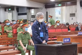 Bị cáo Phan Thanh Hữu, đối tượng hưởng lợi nhiều nhất trong vụ án, thu lợi bất chính 156,2 tỷ đồng. (Ảnh: TTXVN phát)
