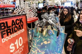 Hàng hóa tại các chuỗi cửa hàng ở Mỹ đã bắt đầu giảm giá từ tháng 10. (Nguồn: Reuters)