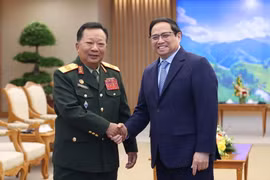Thủ tướng Phạm Minh Chính tiếp Đại tướng Chansamone Chanyalath, Phó Thủ tướng, Bộ trưởng Bộ Quốc phòng Lào. (Ảnh: Dương Giang/TTXVN)