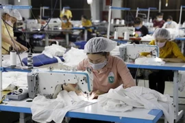 May hàng xuất khẩu. (Ảnh minh họa. Nguồn: TTXVN)