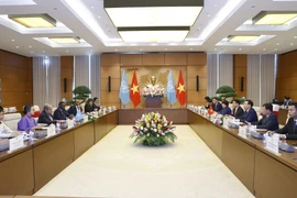 Chủ tịch Quốc hội Vương Đình Huệ hội kiến Tổng Thư ký Liên hợp quốc António Guterres. (Ảnh: Doãn Tấn/TTXVN)