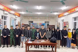 Các đối tượng trong đường dây đưa người nhập cảnh trái phép vừa bị bắt giữ. 