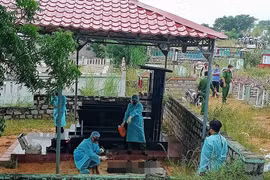 Cơ quan điều tra trưng cầu giám định pháp y tử thi. (Nguồn: PLO)