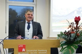 Tiến sỹ Gerhard Will phát biểu tại hội thảo. (Ảnh: Mạnh Hùng/TTXVN)