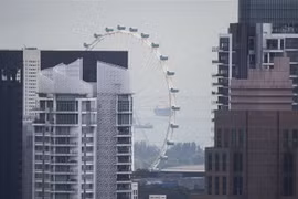 Các tòa nhà cao tầng ở Singapore. (Ảnh: THX/TTXVN)
