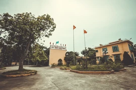 'Tất cả cho tiền tuyến', một biểu ngữ tồn tại từ thời kháng chiến chống Mỹ cứu nước. (Ảnh: Minh Sơn/Vietnam+)