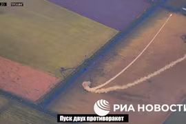 Khoảnh khắc một tên lửa Iskander Nga diệt ba bệ phóng tên lửa Patriot Ukraine