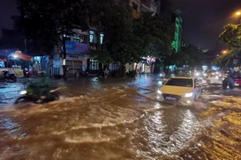 Mưa lớn gây ngập tại Hà Nội. (Ảnh: Thành Đạt/TTXVN)