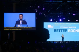 Bộ trưởng Bộ Thông tin và Truyền thông Nguyễn Mạnh Hùng phát biểu. (Ảnh: Công Thuận/Vietnam+)