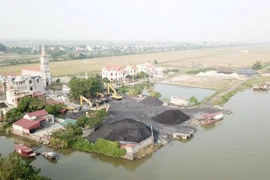 Nam Định: Dừng hoạt động các điểm tập kết than trái phép ven sông Đáy