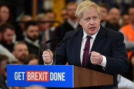 Thủ tướng Anh Boris Johnson phát biểu trong chiến dịch vận động tranh cử ở Uttoxeter, Staffordshire, ngày 10/12 vừa qua. (Ảnh: AFP/TTXVN)