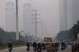 Hình ảnh buổi sáng của thủ đô Hà Nội mù mịt ô nhiễm không khí 