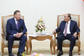 Thủ tướng Nguyễn Xuân Phúc tiếp ông Sergei Ivanovich Kudryasov, Tổng Giám đốc Tập đoàn Dầu khí Zarubezhneft của Liên bang Nga. (Ảnh: Dương Giang/TTXVN)