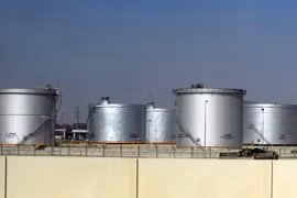 Thùng chứa dầu tại một cơ sở lọc dầu ở thành phố Dammam, cách thủ đô Riyadh của Saudi Arabia 450km về phía đông. (Ảnh: AFP/TTXVN)