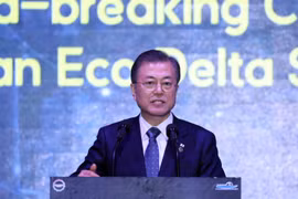 Tổng thống Hàn Quốc Moon Jae-in phát biểu tại lễ động thổ thành phố thông minh Busan Eco-Delta. (Ảnh: Thống Nhất/TTXVN)