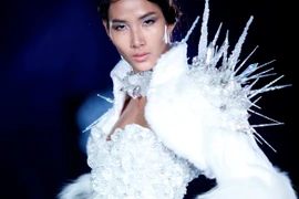 Ấn tượng với On Aura Tuot Vu tại Tuần lễ thời trang quốc tế Việt Nam