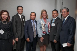 Các Đại sứ ASEAN gặp Hạ nghị sỹ Wagner và Castro. (Ảnh: Đoàn Hùng/Vietnam+)