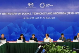 Đoàn chủ tịch cuộc họp Đối tác chính sách về khoa học công nghệ sáng tạo. (Ảnh: Nguyễn Khang/TTXVN)