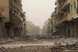 Cảnh đổ nát tại Deir al-Zor, Syria sau các cuộc không kích. (Nguồn: Reuters/TTXVN)