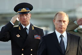 Tổng thống Nga Putin và Tư lệnh Rosgvardia Viktor Zolotov. (Nguồn: imrussia.org)