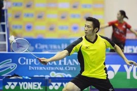 Tay vợt Nguyễn Tiến Minh thi đấu trong trận chung kết nội dung đơn nam. (Ảnh: Quốc Khánh/TTXVN)