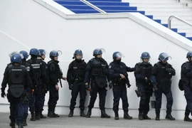 Cảnh sát Pháp tham gia diễn tập chống khủng bố tại Cannes, miền Đông Nam Pháp. (Nguồn: AFP/TTXVN)