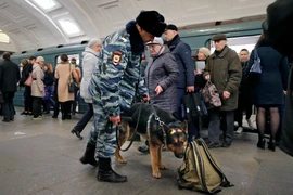 Cảnh sát Nga thắt chặt an ninh. (Ảnh: EPA/TTXVN)