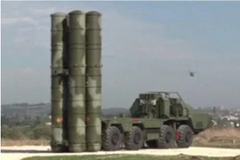 Hệ thống tên lửa phòng không tiên tiến S-400. (Nguồn: Reuters)