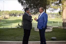 Ngoại trưởng Thổ Nhĩ Kỳ Mevlut Cavusoglu gặp Bộ trưởng Ngoại giao Đức Sigmar Gabriel tại Antalya, Thổ Nhĩ Kỳ, ngày 4/11. (Nguồn: Anadolu Agency)