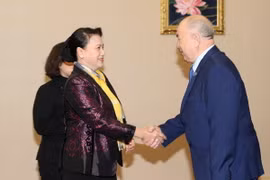 Chủ tịch Quốc hội Nguyễn Thị Kim Ngân tiếp Bí thư thứ Nhất Đảng Cộng sản nhân dân CH Kazakhstan Zhambyl A. Akhmetbekov. (Ảnh: Trọng Đức/TTXVN)