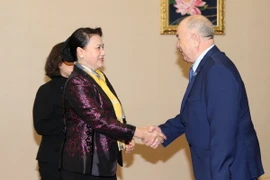 Chủ tịch Quốc hội Nguyễn Thị Kim Ngân tiếp Bí thư thứ Nhất Đảng Cộng sản nhân dân CH Kazakhstan Zhambyl A. Akhmetbekov. (Ảnh: Trọng Đức/TTXVN)