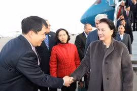  Lễ đón Chủ tịch Quốc hội Nguyễn Thị Kim Ngân tại sân bay quốc tế ở thủ đô Astana. (Ảnh: Trọng Đức/TTXVN)