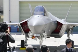 Máy bay chiến đấu F-35 được giới thiệu tại Toyoyama, Nagoya, Nhật Bản. (Ảnh: Kyodo/TTXVN)