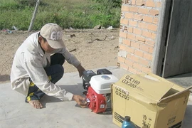 Hầu hết các nông cụ người dân đã nhận đều là vỏ của Hãng Honda nhưng ruột là của Trung Quốc. (Nguồn: baobinhthuan.com.vn)