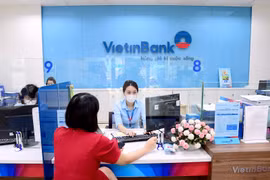 Giao dịch tại VietinBank. (Ảnh: Vietnam+)