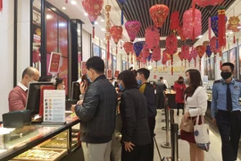 Giao dịch vàng tại Phú Quý. (Ảnh: PV/Vietnam+)