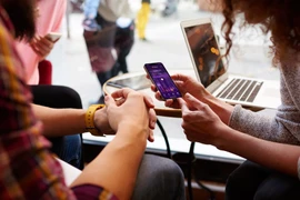 eBank thỏa mãn nhu cầu người dùng. (Ảnh: CTV/Vietnam+)