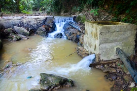 Có công trình nước sạch tiền tỷ nhưng người dân vẫn khát nước