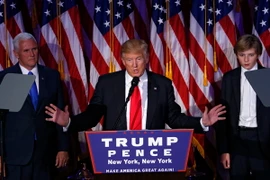 Ông Donald Trump (giữa). (Nguồn: EPA/TTXVN) 