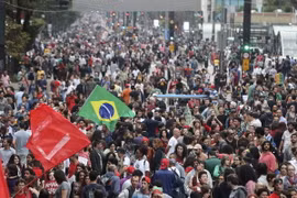 Biểu tình phản đối Chính phủ mới tại Sao Paulo, Brazil ngày 4/9. (Nguồn: EPA/TTXVN) 