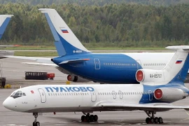 Máy bay Tu-154 thuộc Hãng hàng không Pulkovo của Nga ở sân bay Pulkovo, Saint Petersburg. (Nguồn: AFP/TTXVN)