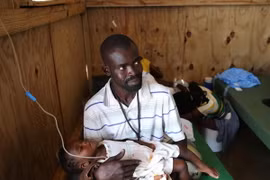 Nạn nhân mắc bệnh tả điều trị tại bệnh viện Saint Antoine ở Jeremi, Haiti, ngày 10/10. (Nguồn: EPA/TTXVN) 